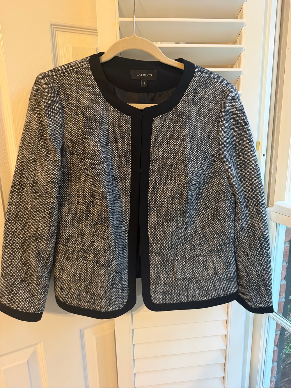Talbots Women's Black & White Tweed Collarless Jacket and skirt